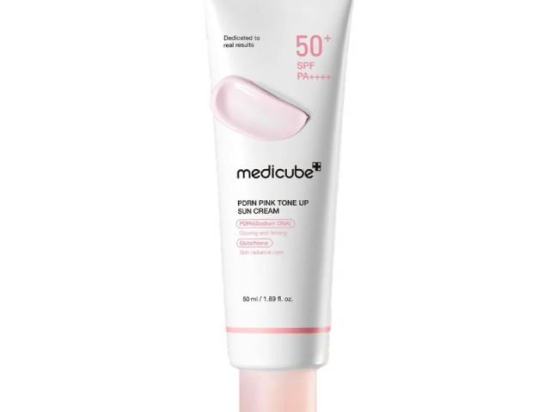 ميديكيوب كريم واقي الشمس الوردي بتقنية PDRN  بمعامل حماية SPF50+ وPA++++(50مل) | كادلوكس